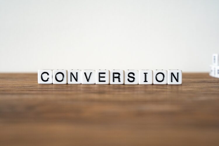 コンバージョン率の平均値とは？業界別データと改善方法