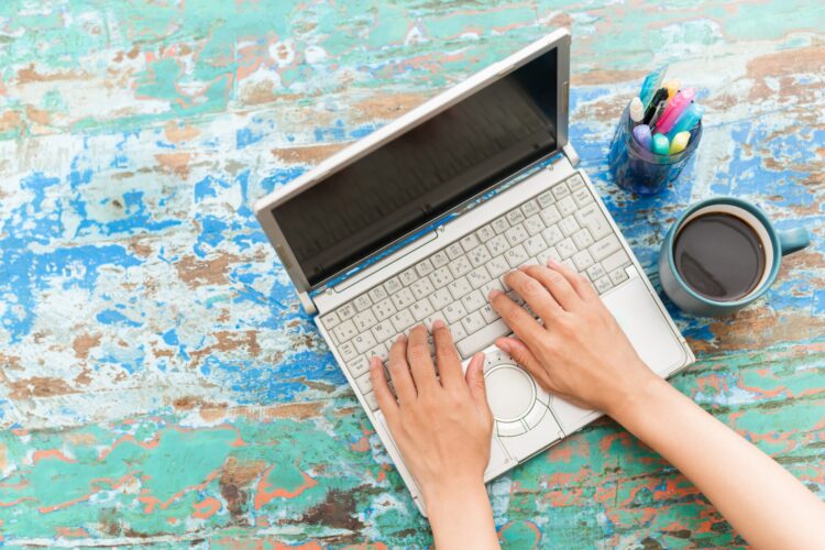 生成AIとLLMの違いとは？関係性と仕組みを解説