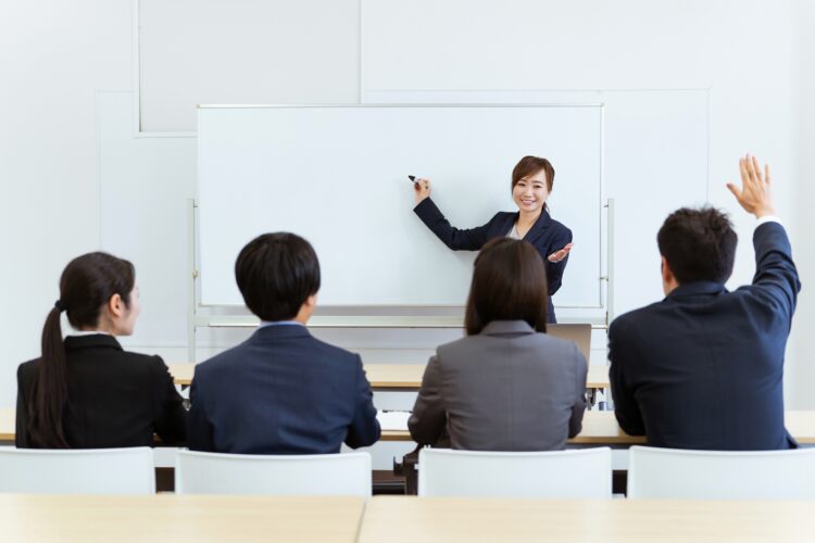 セミナー集客を成功させる方法8選｜コツと流れを解説